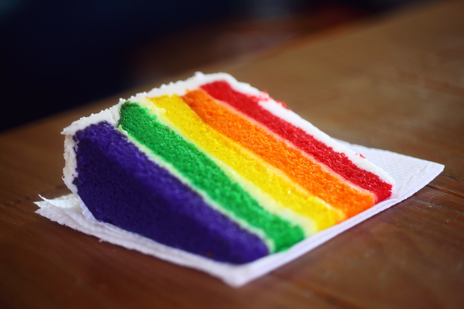 Rainbow cake maken